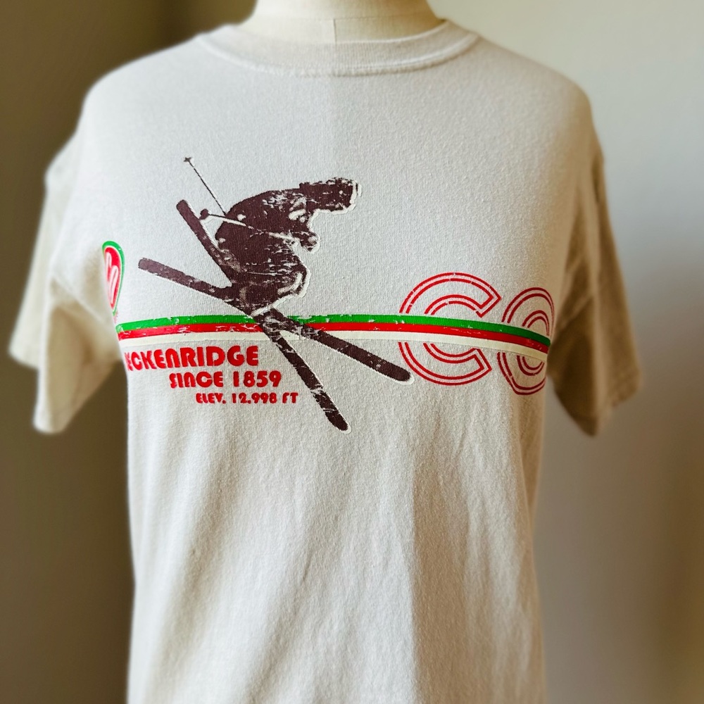 SOLD in bundle Vintage Breckenridge Ski Tee - Picture 1 of 7